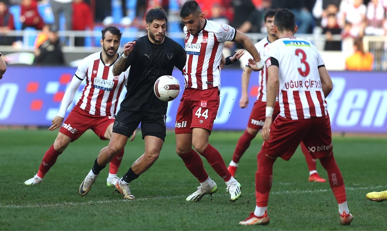Mersin'de iki süper gol... Hatayspor ve Sivasspor puanları paylaştı: Hatay-Sivas maçının geniş özeti