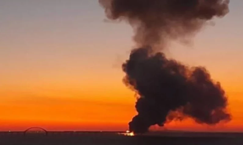 Ukrayna Kırım’a yoğun füze saldırısı düzenledi: Sivastopol'da dumanlar yükseliyor