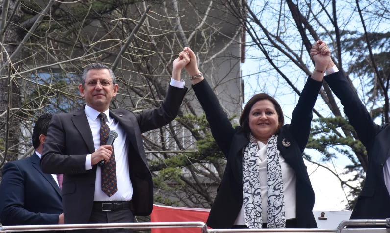 CHP'de 'DEM' kavgası büyüyor! İmamoğlu'ndan Burcu Köksal'a: Kendine başka parti bul