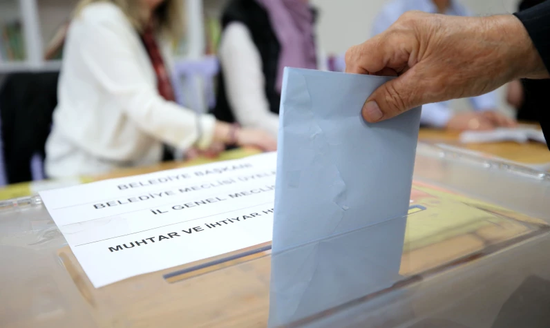 Pendik'te AK Parti sütununun kesildiği kesik oy pusulaları tespit edildi, tutanak tutuldu