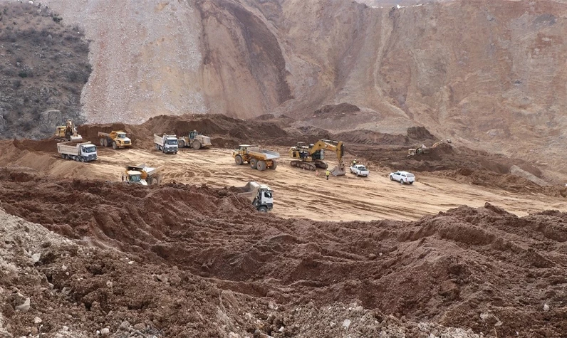 Erzincan'daki toprak kaymasında yeni gelişme: Toprak tahliyesi esnasında bulundu