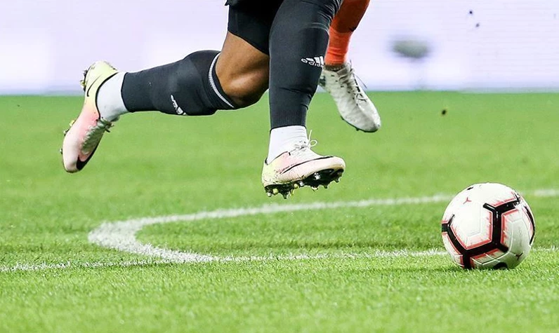 Milli futbolcu hayatını kaybetti! Evine saldırı gerçekleştirilen futbolcu öldürüldü