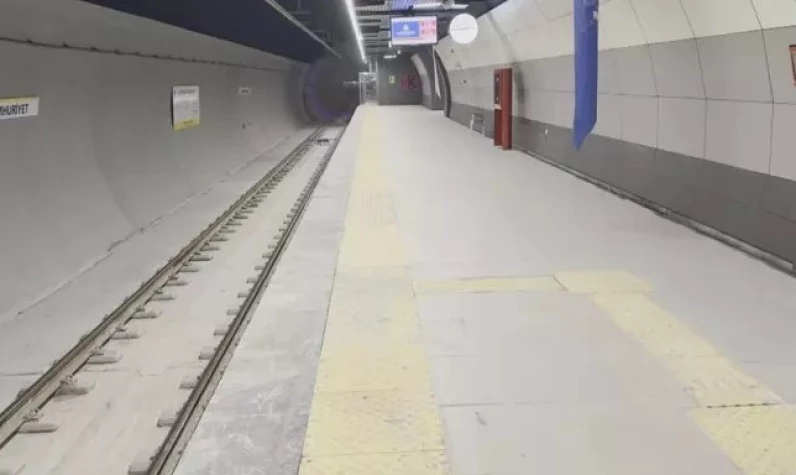 İBB'de metro fiyaskosu! Asansörler çalışmıyor, tavandan lağım suları akıyor