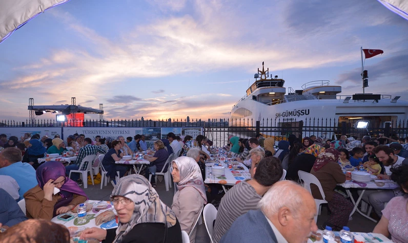Üsküdar Ramazan'da bir başka güzel! Hilmi Türkmen resmen duyurdu: 30 bin kişiye iftar