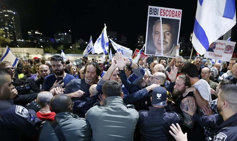 Ya seçim ya darbe! İsrail halkı sokaklara indi: Tel Aviv’de Netanyahu nefreti büyüyor