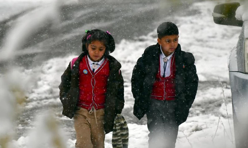 12-13  Mart (Yarın) Ardahan'da okullar tatil mi? Ardahan'da kar tatili mi oldu? Yarın 12 Mart Pazartesi Ardahan'da okul yok mu?