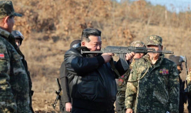 Kuzey Kore lideri Kim savaş hazırlığında! Saldırı tatbikatları talimatı verdi