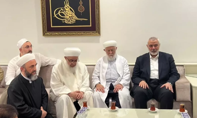 Hamas lideri İsmail Heniyye'den İsmailağa Cemaati'ne taziye ziyareti