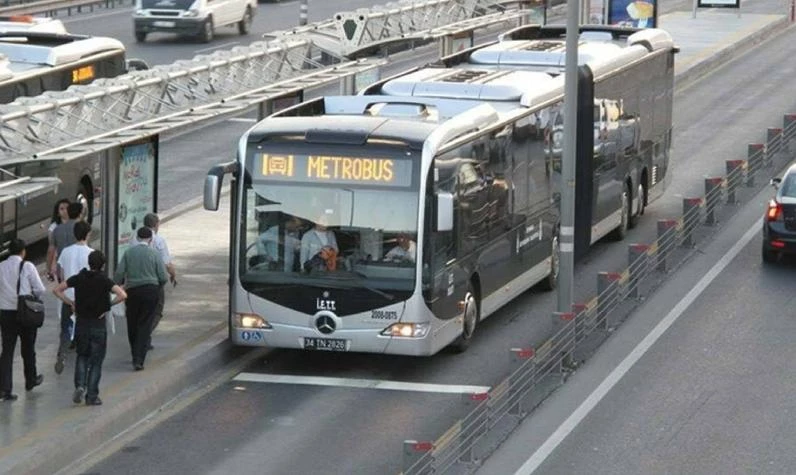 28 Nisan bugün metrobüs seferleri 15 Temmuz Şehitler Köprüsü'nden yapılacak mı?