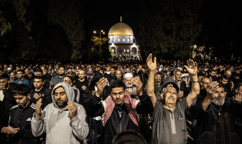 Filistin'de 200 bin Müslüman saf tuttu! Kadir Gecesi Mescid-i Aksa’da ihya edildi