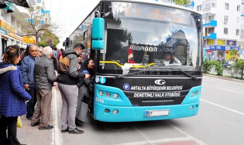 Antalya'da 1 Mayıs'ta toplu taşıma otobüsler ücretsiz mi? Bugün Antalya'da otobüs, tramvay bedava mı?