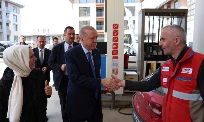 Cumhurbaşkanı Erdoğan'dan akaryakıt istasyonuna sürpriz ziyaret