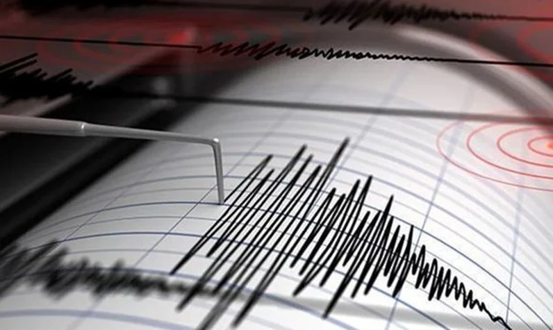 SON DAKİKA: İzmir beşik gibi sallandı! Seferihisar'da korkutan deprem