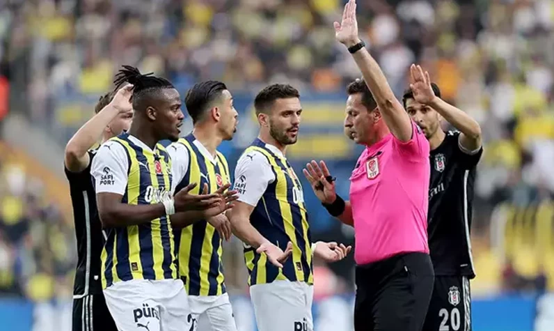 Fenerbahçe- Beşiktaş debisindeki kırmızı kart kararı doğru mu? Yorumcular değerlendirdi: 10 kişi oynattılar!