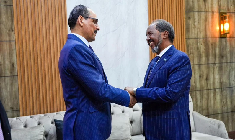 İbrahim Kalın'dan Afrika'da kritik temas: Somali Cumhurbaşkanı Mahmud ile bir araya geldi