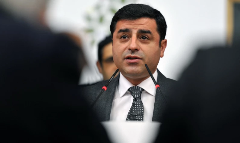 Duruşmaya Selahattin Demirtaş'ta sanık sıfatıyla katıldı! 108 kişinin yargılandığı Kobani davasında yeni gelişme!