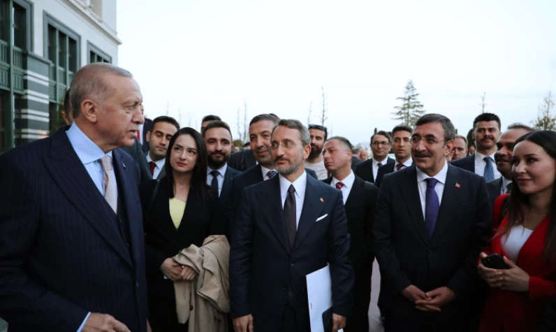 Külliye'de renkli kareler! Cumhurbaşkanı Erdoğan ikramlar gelmeden kimseyi bırakmadı