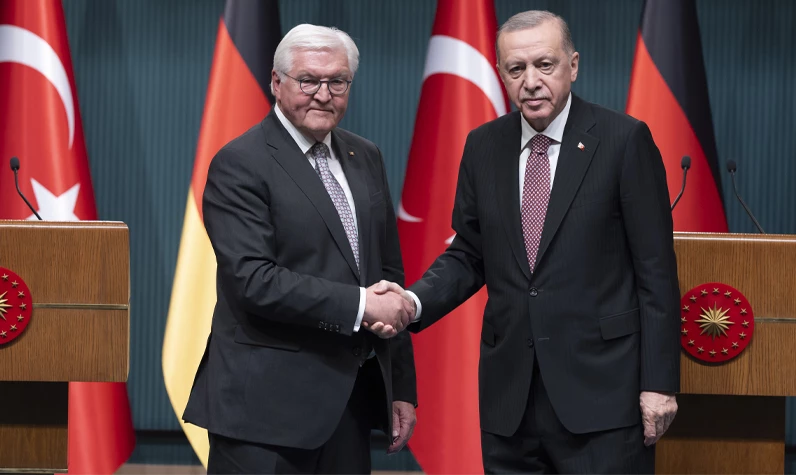 Cumhurbaşkanı Erdoğan'dan Almanya Cumhurbaşkanı Steinmeier'e anlamlı hediye: O mektubun birebir basımını verdi