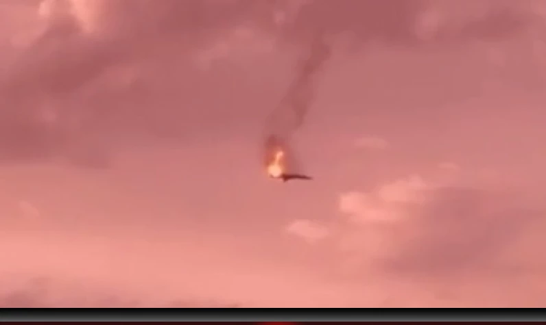 Nükleer bomba taşıyan Tu-22M3 savaş uçağı düşürüldü: Gökyüzünde alev alan uçak kameralara böyle yansıdı