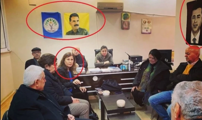 Kirli ittifak bir kez daha gün yüzüne çıktı! CHP'li başkan Abdullah Öcalan'ın  fotoğrafının altında toplantıya katıldı!