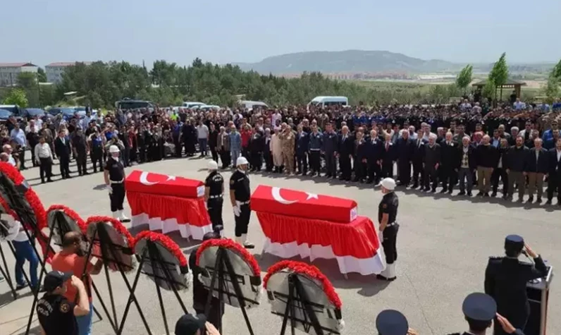 Şehit polislere son görev! 2 komiser için cenaze töreni düzenlendi