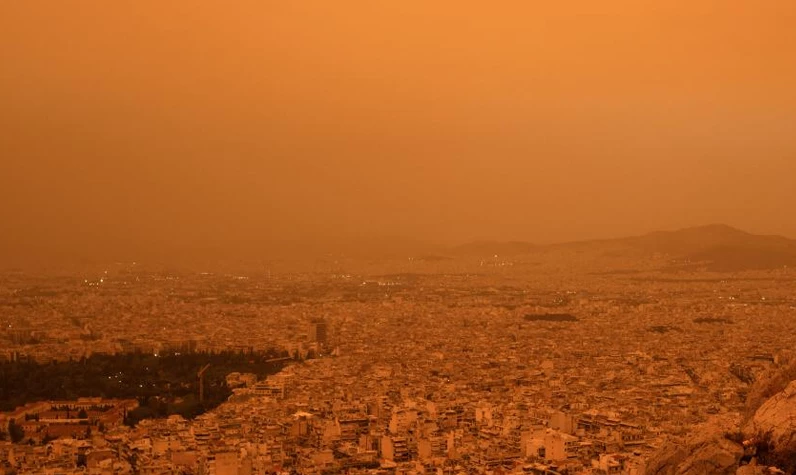Mars değil Yunanistan! Toz bulutu Atina'ya çöktü, komşu turuncuya büründü! Türkiye'ye gelecek mi?