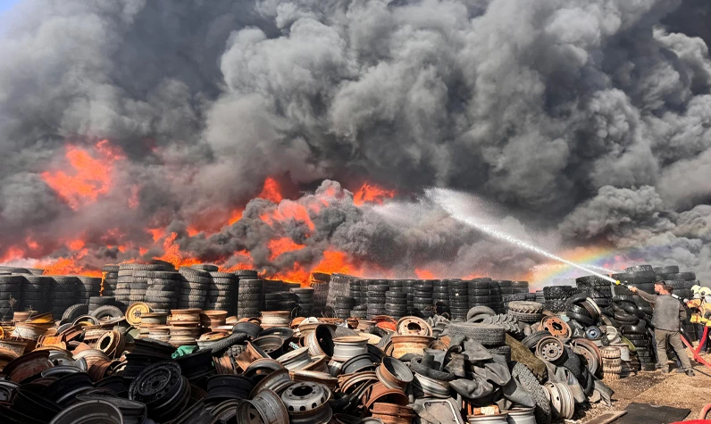 Ankara alevlere teslim: Hurdacılar Sitesi'nden çıkan yangına ekipler müdahale ediyor