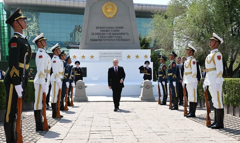 Putin'den Çin'de önemli ziyaret: Sınır ötesi bağları güçlendirme çağrısı