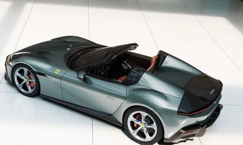 Ferrari 820 beygirlik 12 Cilindri tanıttı: Adındaki gizem herkesi büyüledi