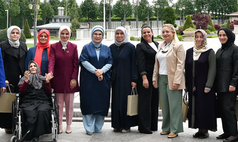 Emine Erdoğan'dan anneler gününe özel buluşma! Devlet Konukevi'nin kapıları annelere açıldı!
