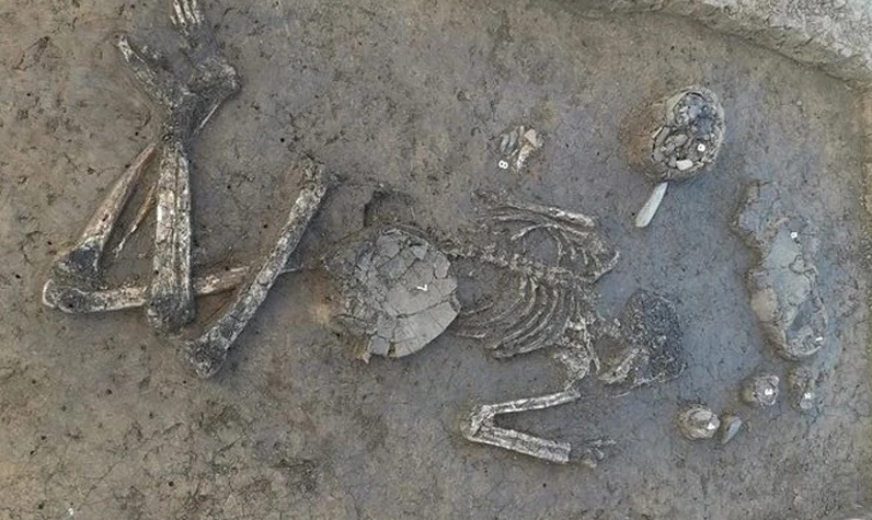 6.800 yıllık iskelet belediye başkanının çıktı: Arkeologları heyecanlandıran gizemli mezar