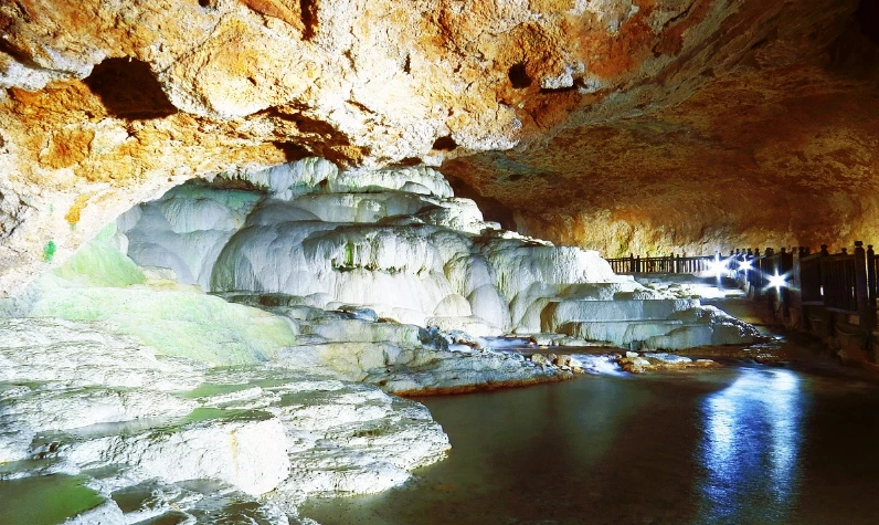 Denizli'deki ikinci Pamukkale'yi gezdiniz mi? İşte doğa harikası Kaklık Mağarası