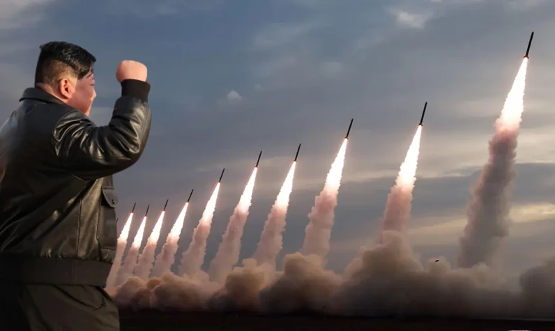Kim Jong-un bizzat komuta etti! Kuzey Kore meydan okudu: Füzeler art arda fırlatıldı
