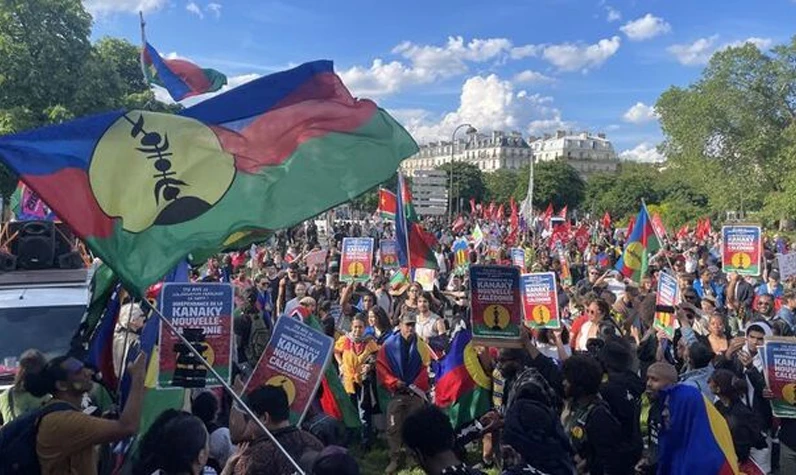 Fransa'da Yeni Kaledonya dayanışması: Meydanlar doldu taştı!