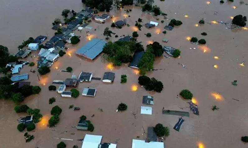 Sel felaketi kenti etkisi altına aldı: 29 kişi hayatını kaybetti