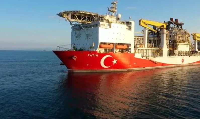 Karadeniz'de doğalgazdan sonra petrol müjdesi! Bakan Bayraktar üç ili işaret etti