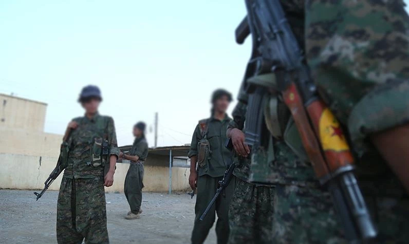 İşbirliği yapmayan her gruba saldırıyorlar: Terör örgütü PKK/YPG, Suriye'de muhalif Kürtlerin ofisini yaktı