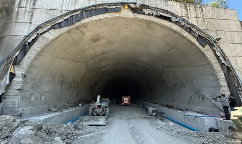 Son dakika: Trabzon'da tünel inşaatında iskele çöktü: İşçiler mahsur kaldı