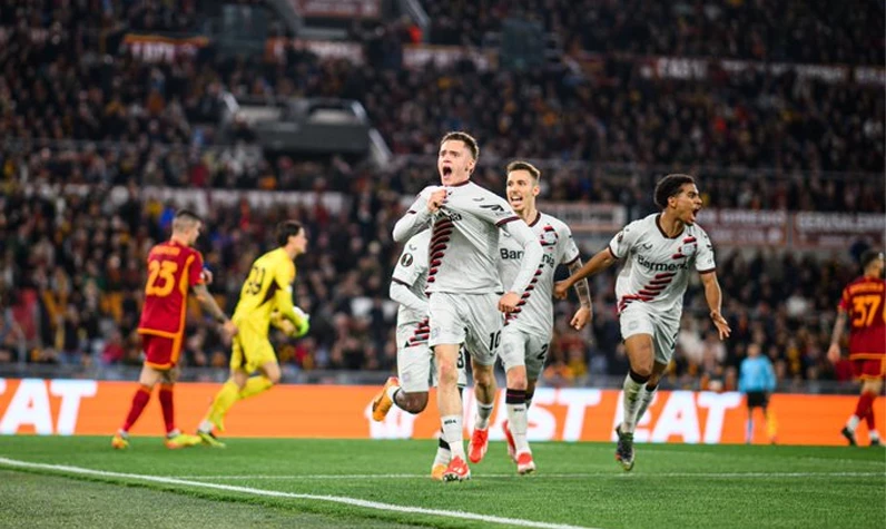 Bayer Leverkusen tarih yazmaya devam ediyor: UEFA Avrupa Ligi'nde Roma'yı devirdi finale göz kırptı