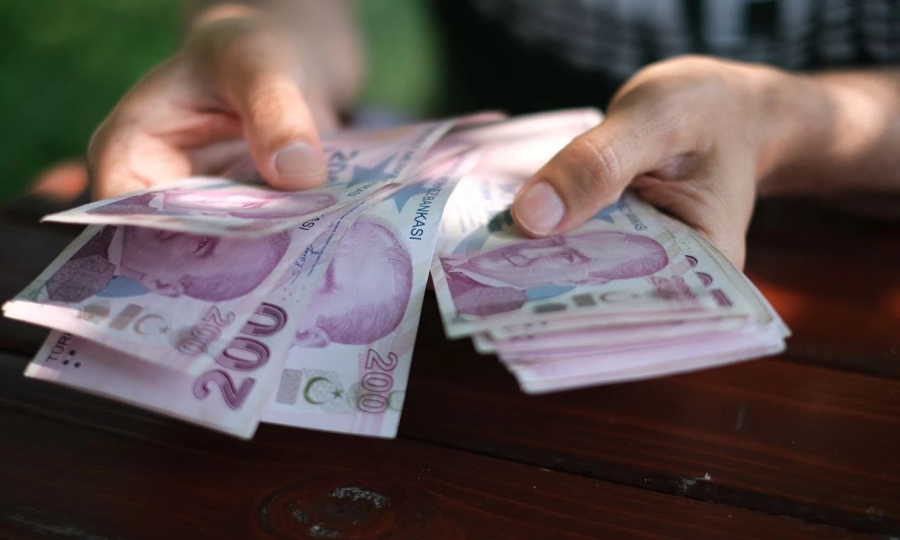 Emekliye 'refah payı geliyor' diyerek tarih verdi: 'Emekli aylıkları 17 bin lira...'