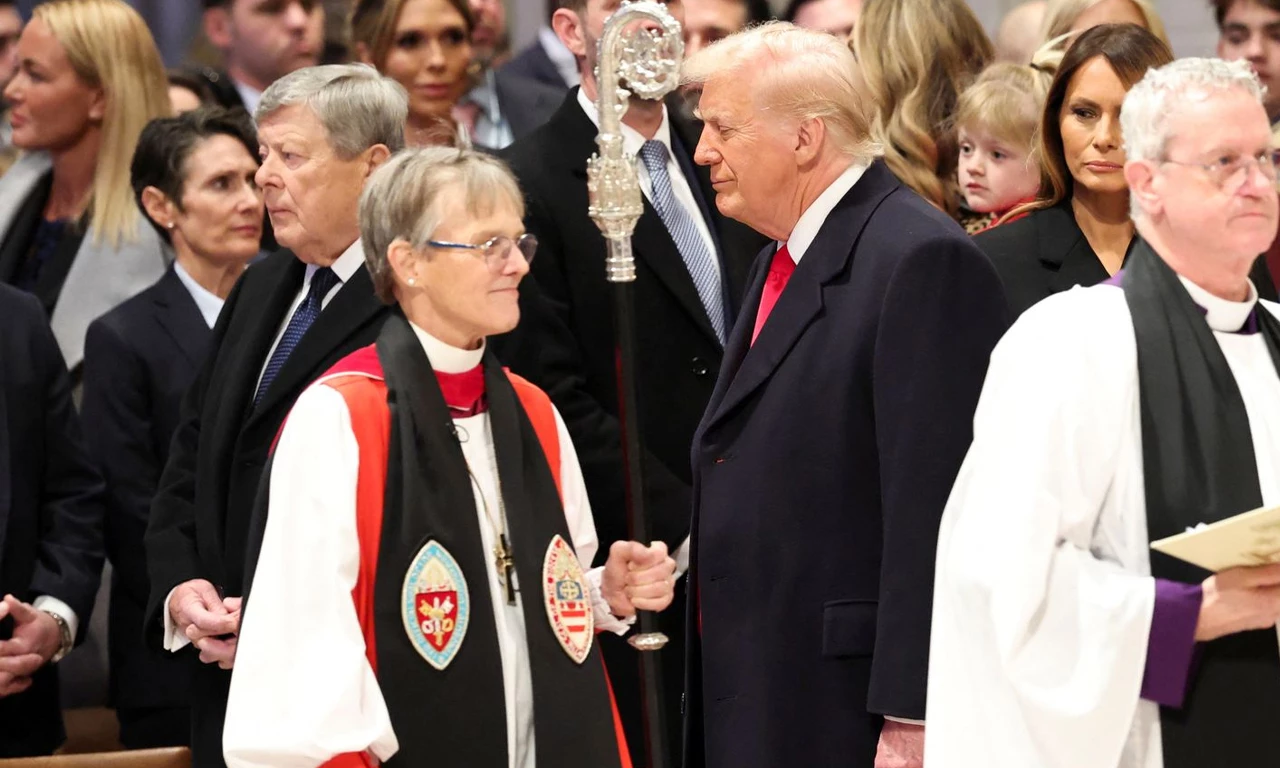 Гораций уолпол цитаты. All who think that. Перикл фаццини. Хорас уолпол. Мем all the time.