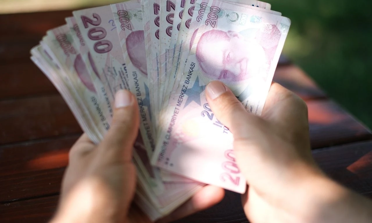 Emekliye bayram öncesi çifte ikramiye veriliyor! 25 bin lira ek ödeme anında hesaplara yatacak