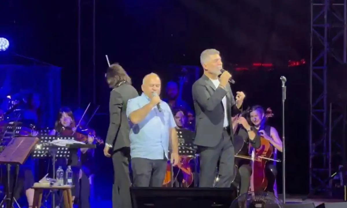 Sesi Özcan Deniz'e benzeyen adam kim? Instagram hesabı nedir? 