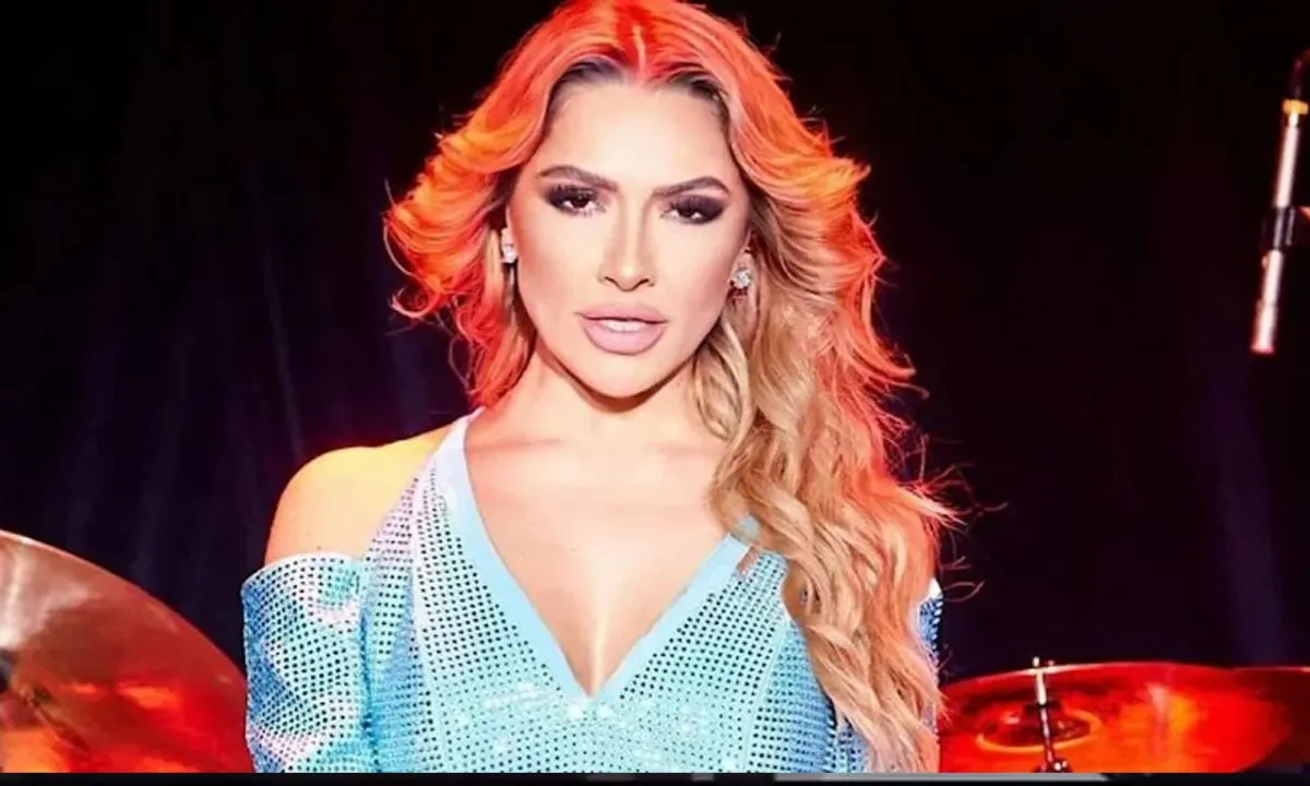 Hadise'nin o anları hayranlarını üzdü! Gözyaşlarını tutamadı: Robot değiliz!