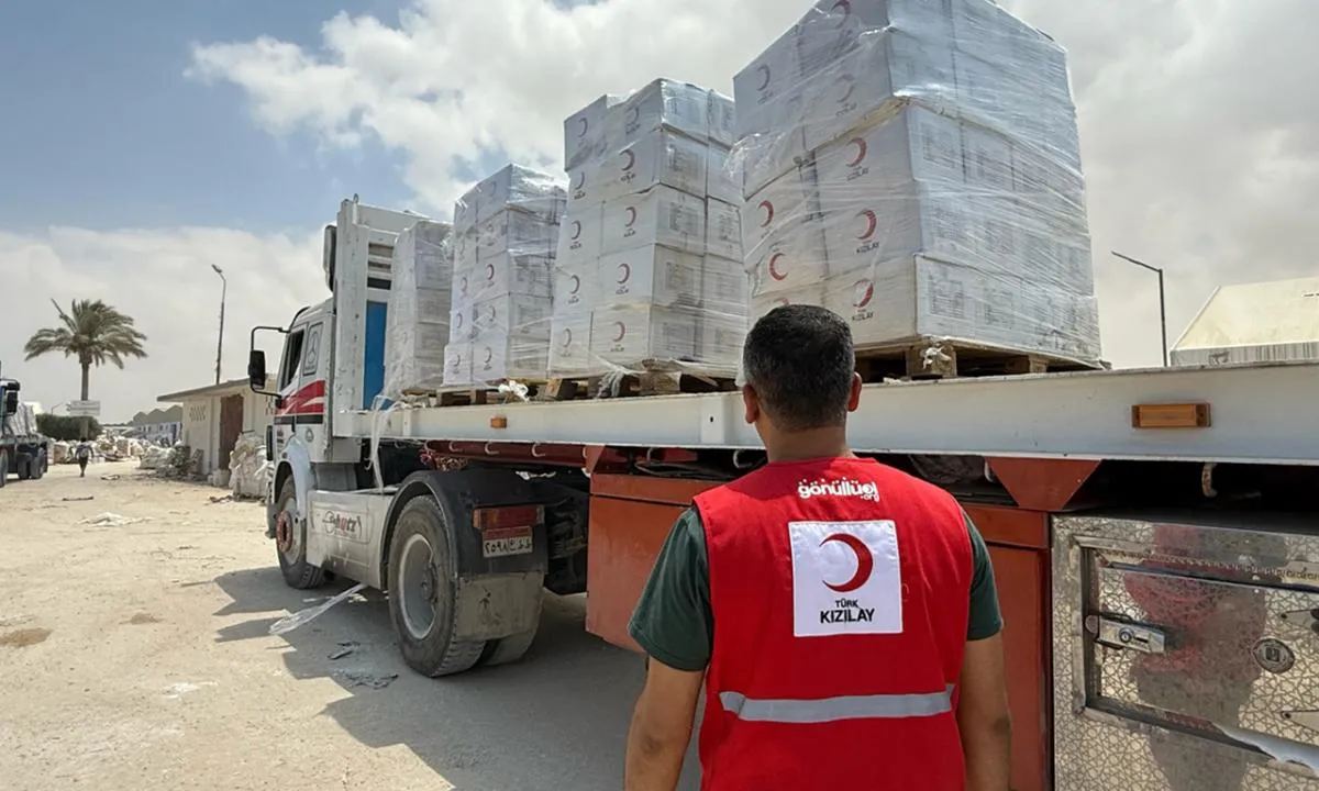 Umut dolu tırlar Gazze sınırında! Türk Kızılay'ından yardım eli: 3 ton gıda yola çıktı! 