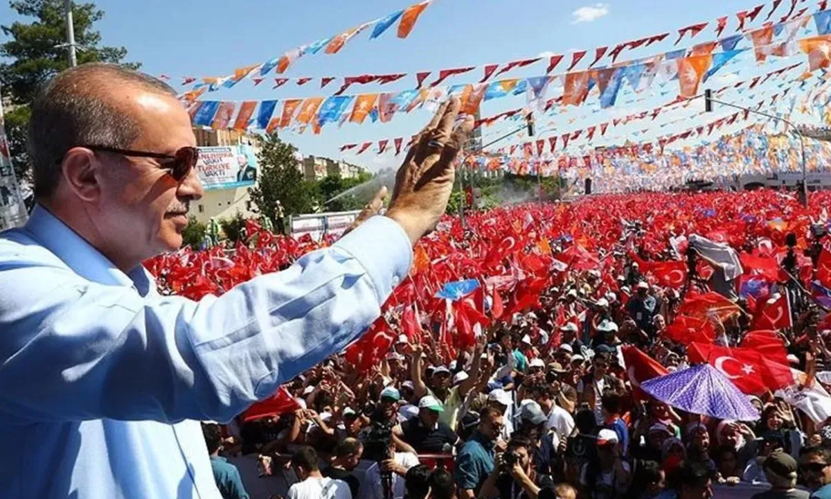 Erdoğan'dan şehit ailelerine özel mektup verilecek! AK Parti sahaya iniyor: 81 il 973 ilçe karış karış gezilecek!