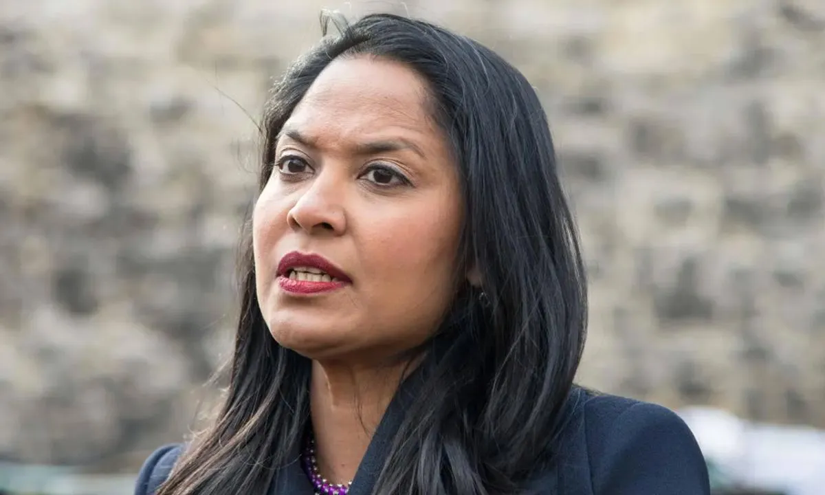 İngiltere'de skandal: Evsizlik Bakanı önce kiracılarını kovdu sonra kirayı artırdı! İstifa baskısıyla karşı karşıya