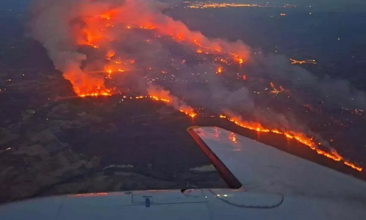Fransa cayır cayır yanıyor! 1949'dan bu yana en büyük orman yangını: Paris'ten daha büyük bir alan küle döndü