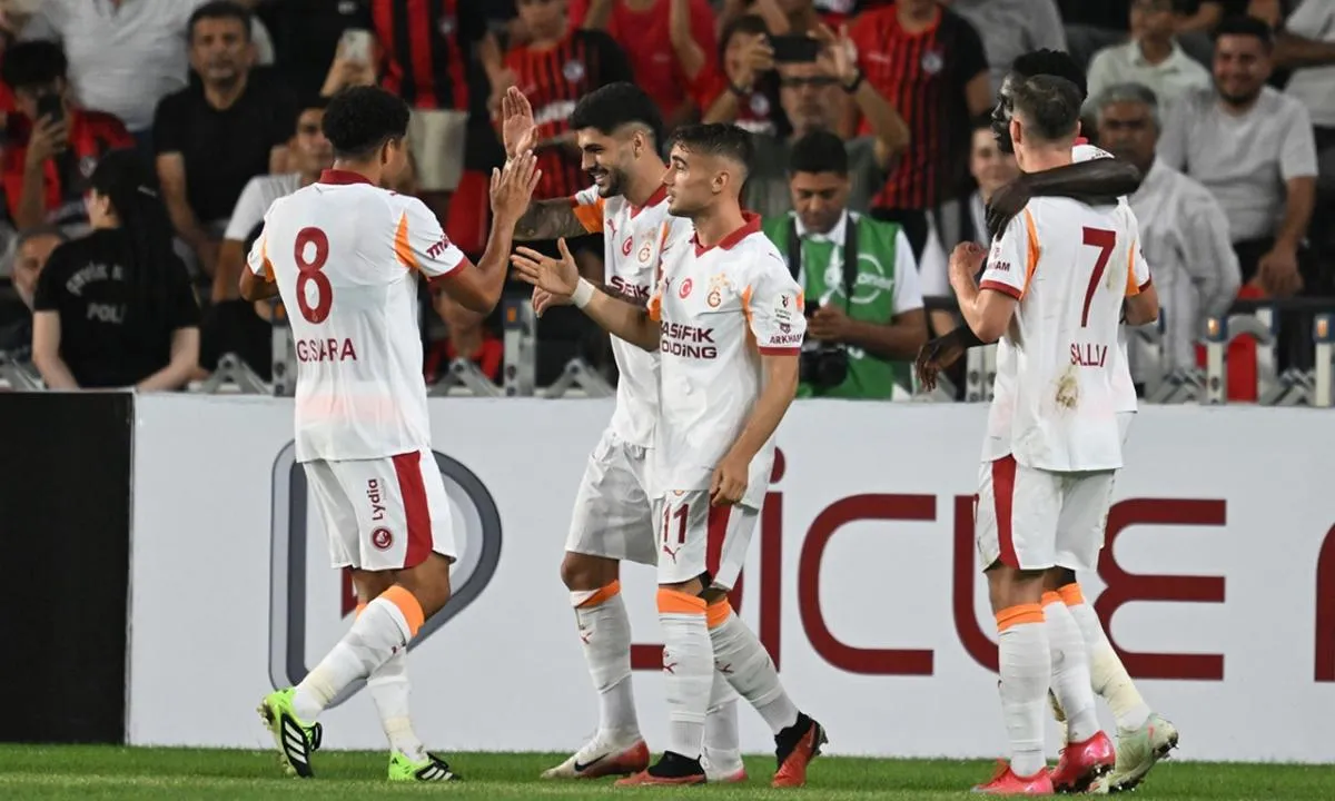 Son dakika... 2 penaltı 1 kırmızı kart 3 gol... Aslan sezona şovla başladı