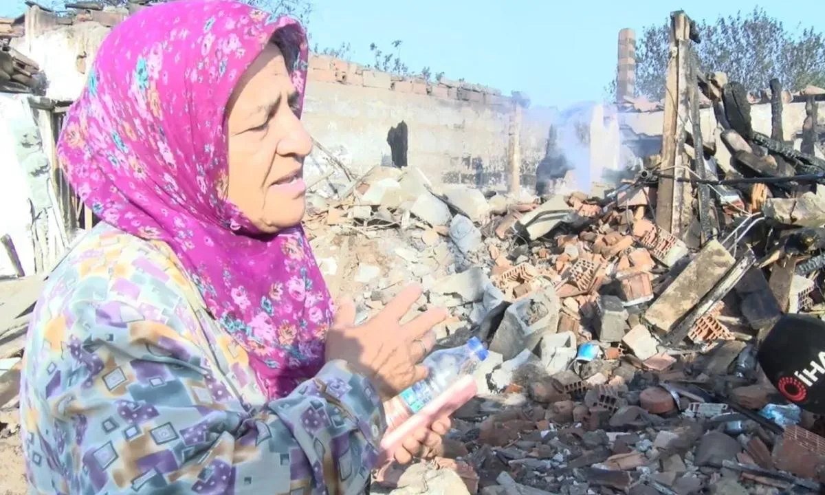 Çanakkale'deki yangında evi küle döndü: Bir kimliği bir de telefonu kaldı